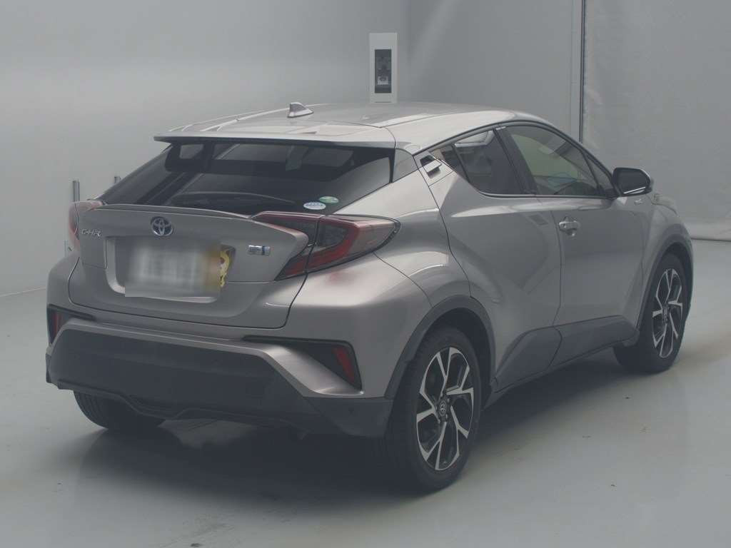 2017 Toyota C-HR ZYX10[1]