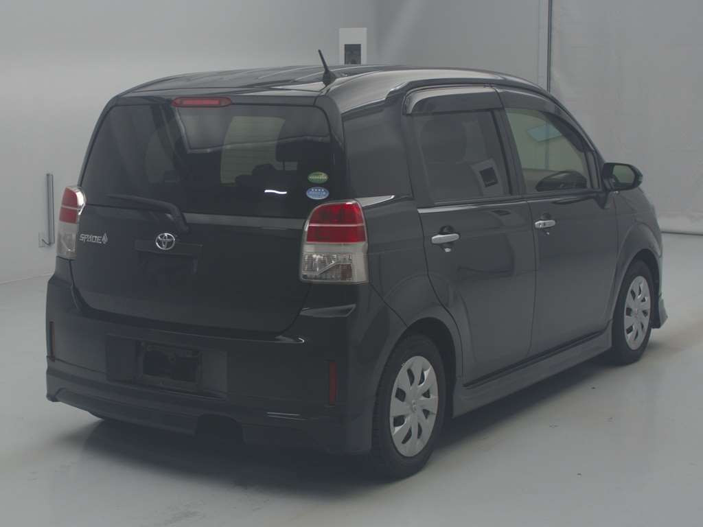 2015 Toyota Spade NSP141[1]