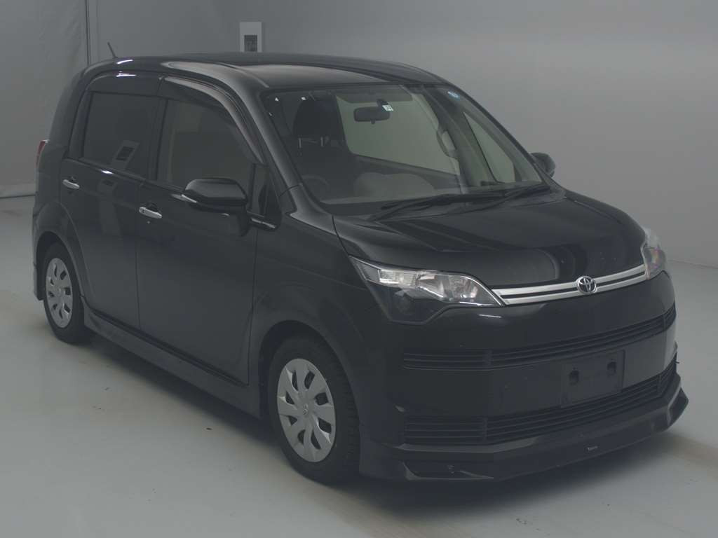 2015 Toyota Spade NSP141[2]