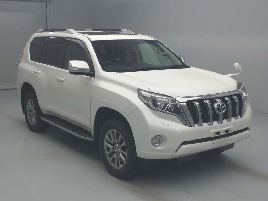 2017 Toyota Land Cruiser Prado GDJ150W[2]