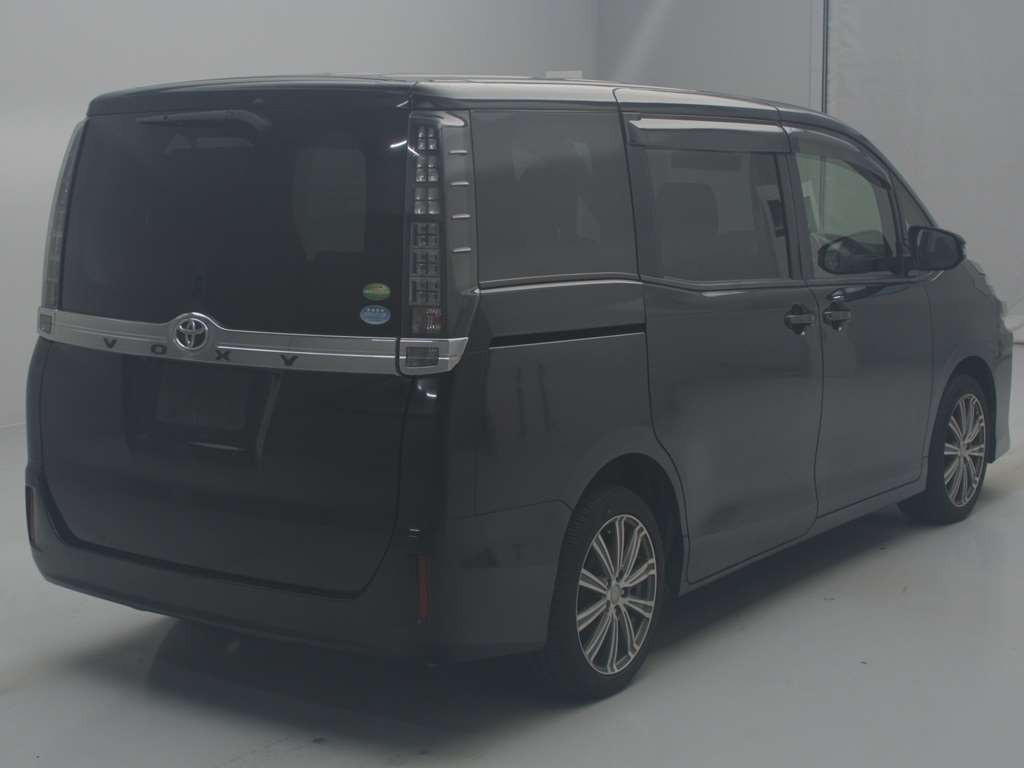 2014 Toyota Voxy ZRR80G[1]