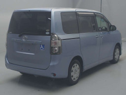 2009 Toyota Voxy