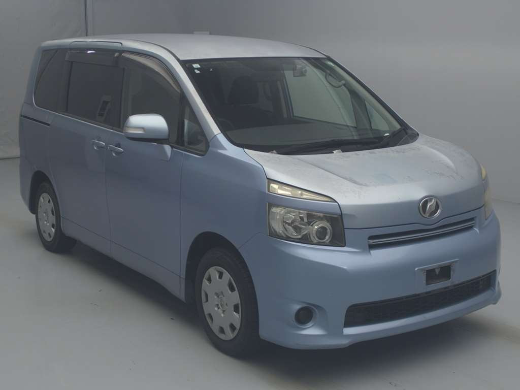 2009 Toyota Voxy ZRR70G[2]