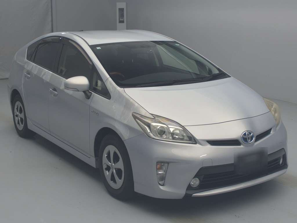 2012 Toyota Prius ZVW30[2]