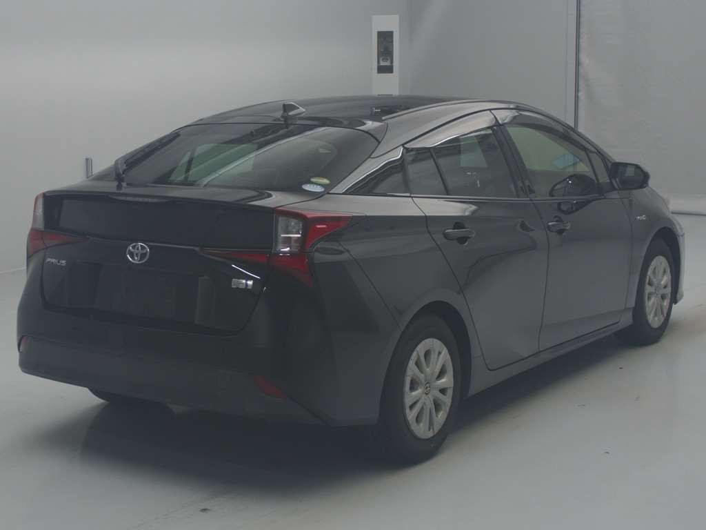 2019 Toyota Prius ZVW51[1]