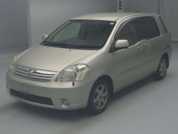 2004 Toyota Raum