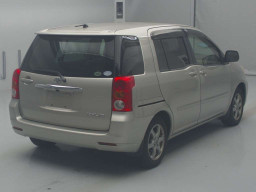 2004 Toyota Raum