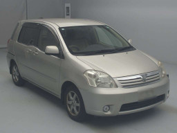 2004 Toyota Raum