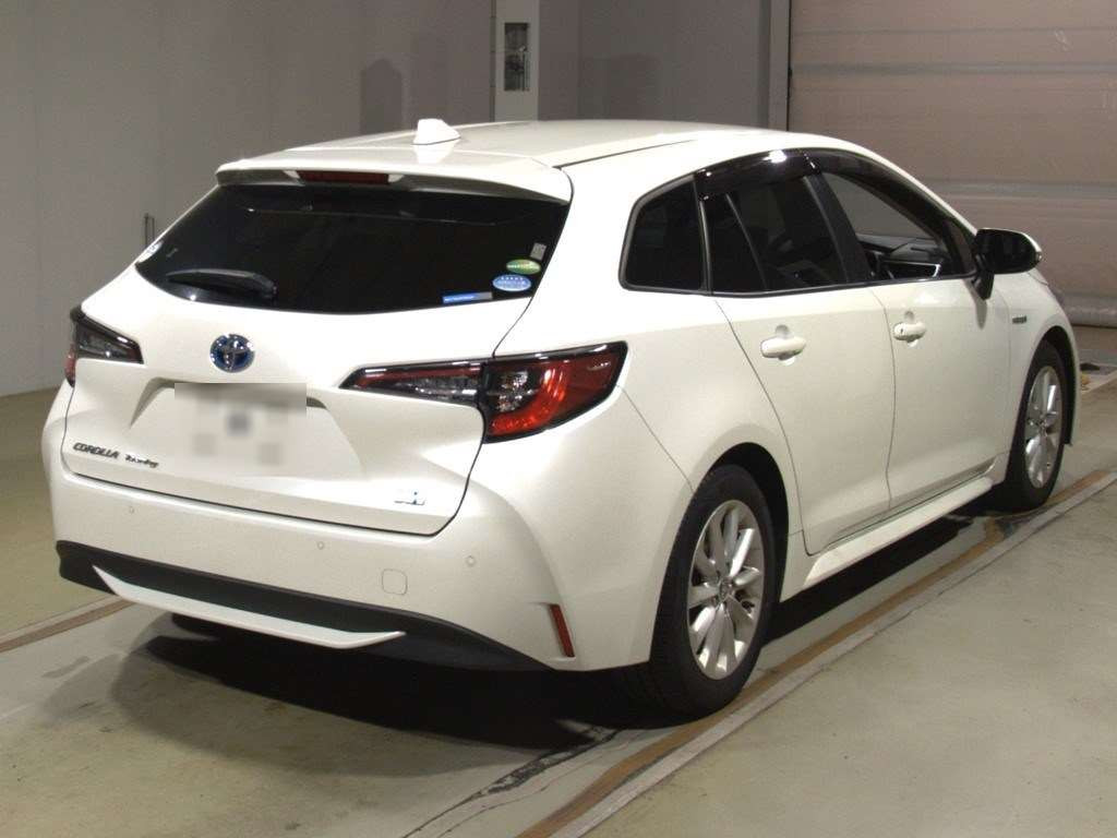 2020 Toyota Corolla Touring Wagon ZWE211W[1]