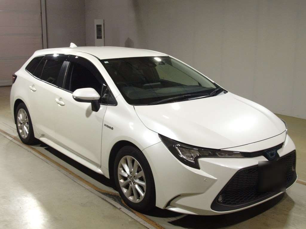 2020 Toyota Corolla Touring Wagon ZWE211W[2]