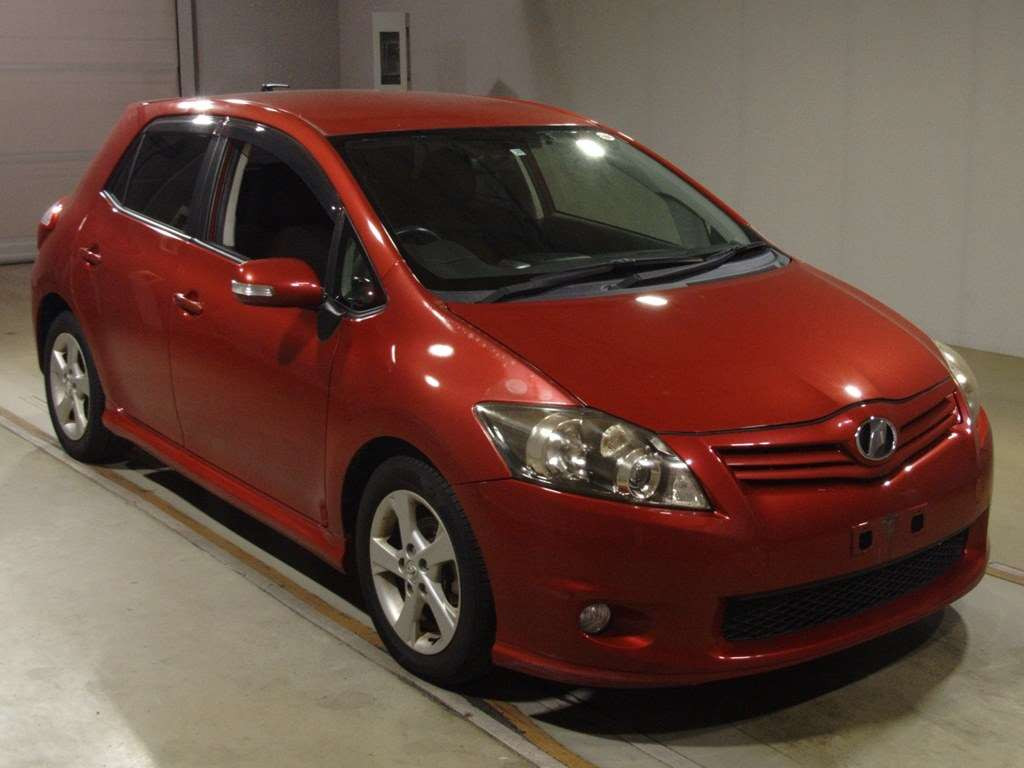 2011 Toyota Auris ZRE152H[2]