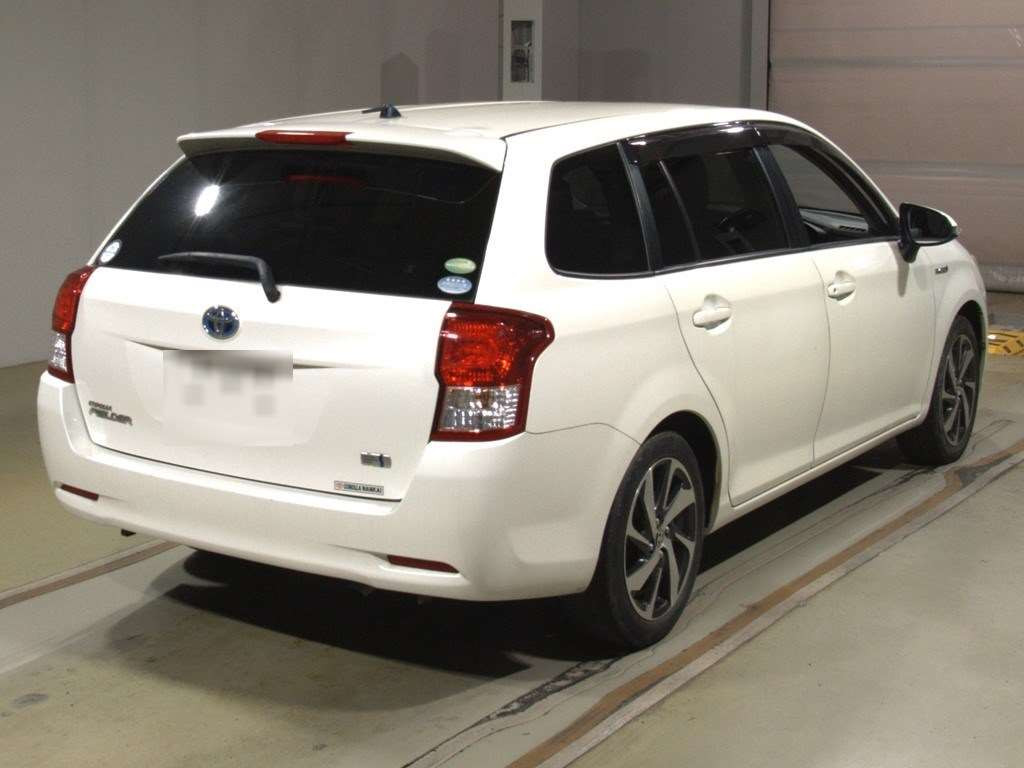 2013 Toyota Corolla Fielder NKE165G[1]