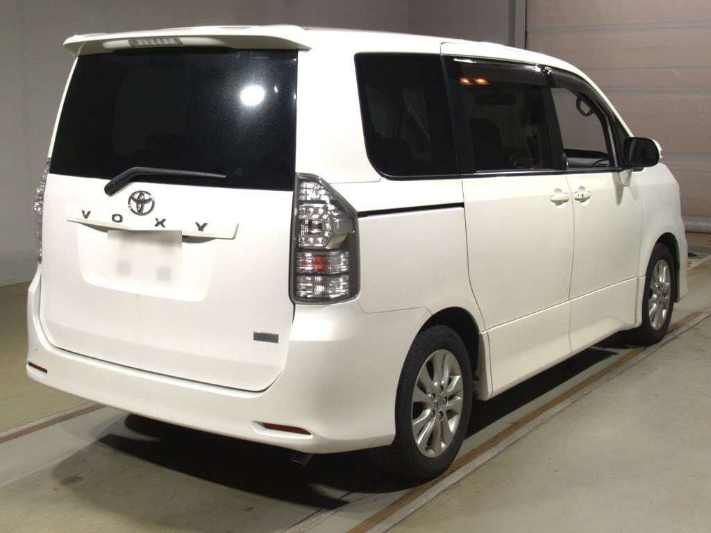 2013 Toyota Voxy ZRR70W[1]