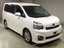 2013 Toyota Voxy