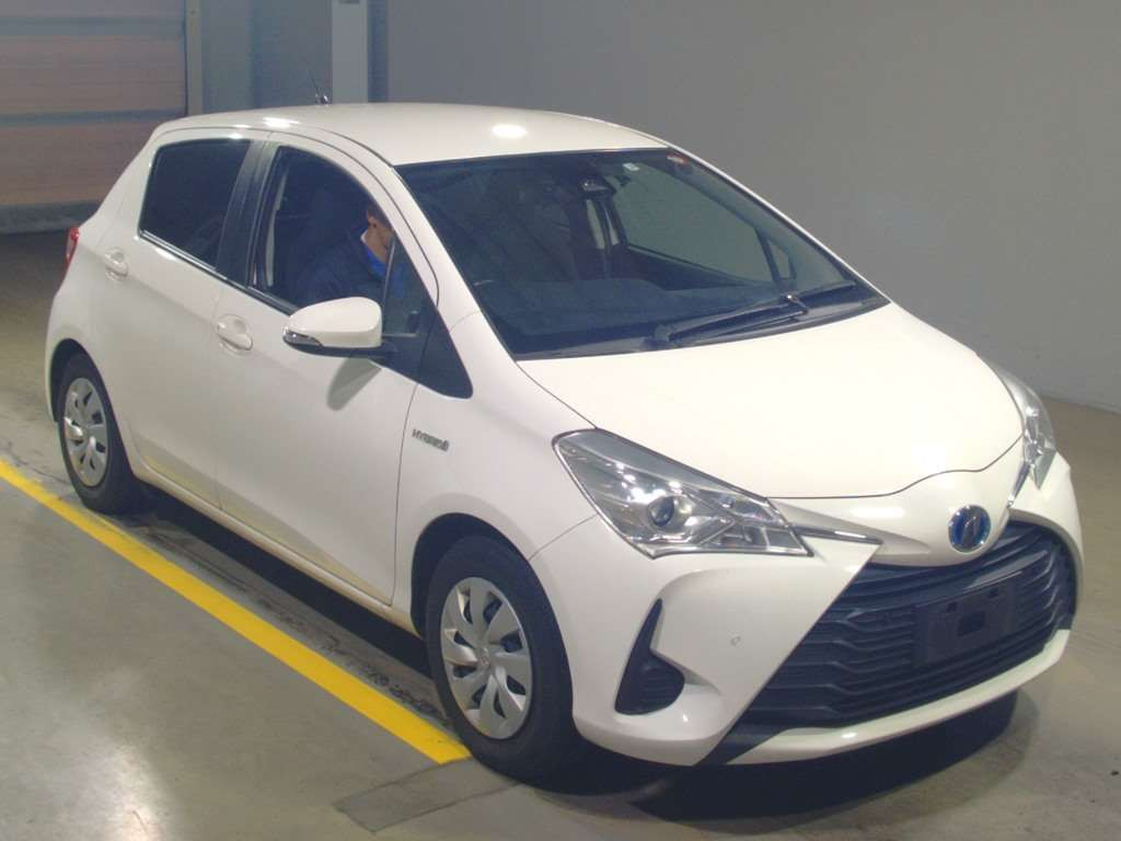 2019 Toyota Vitz NHP130[2]