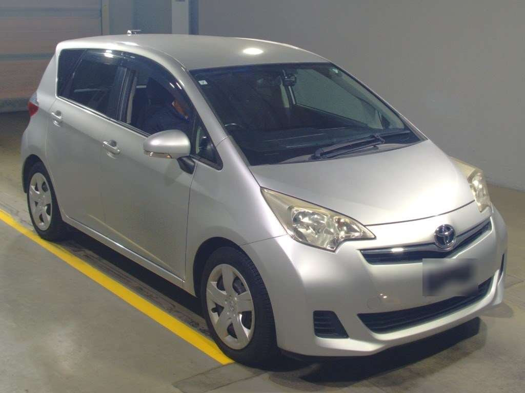 2011 Toyota Ractis NCP120[2]