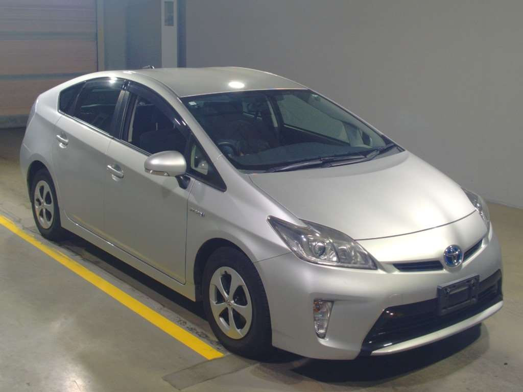 2012 Toyota Prius ZVW30[2]