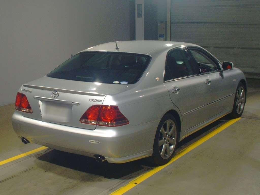 2007 Toyota Crown GRS180[1]