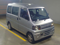 2010 Mitsubishi Minicab Van