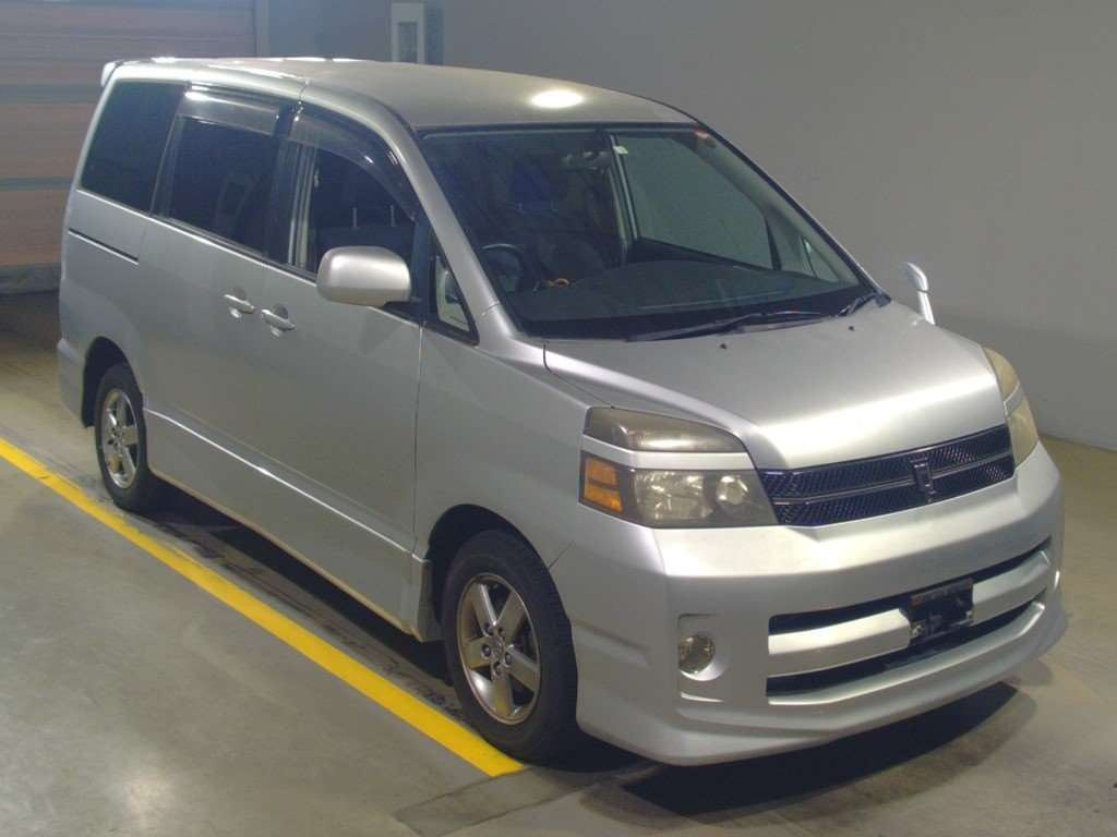 2006 Toyota Voxy AZR65G[2]