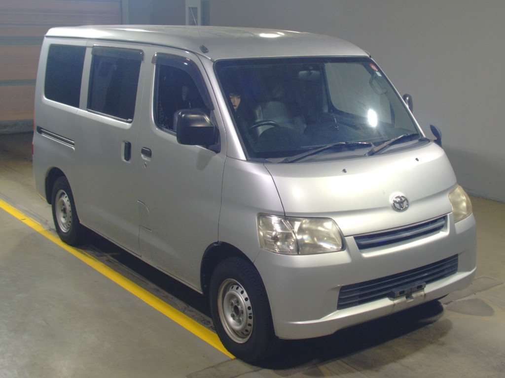 2012 Toyota Liteace Van S402M[2]