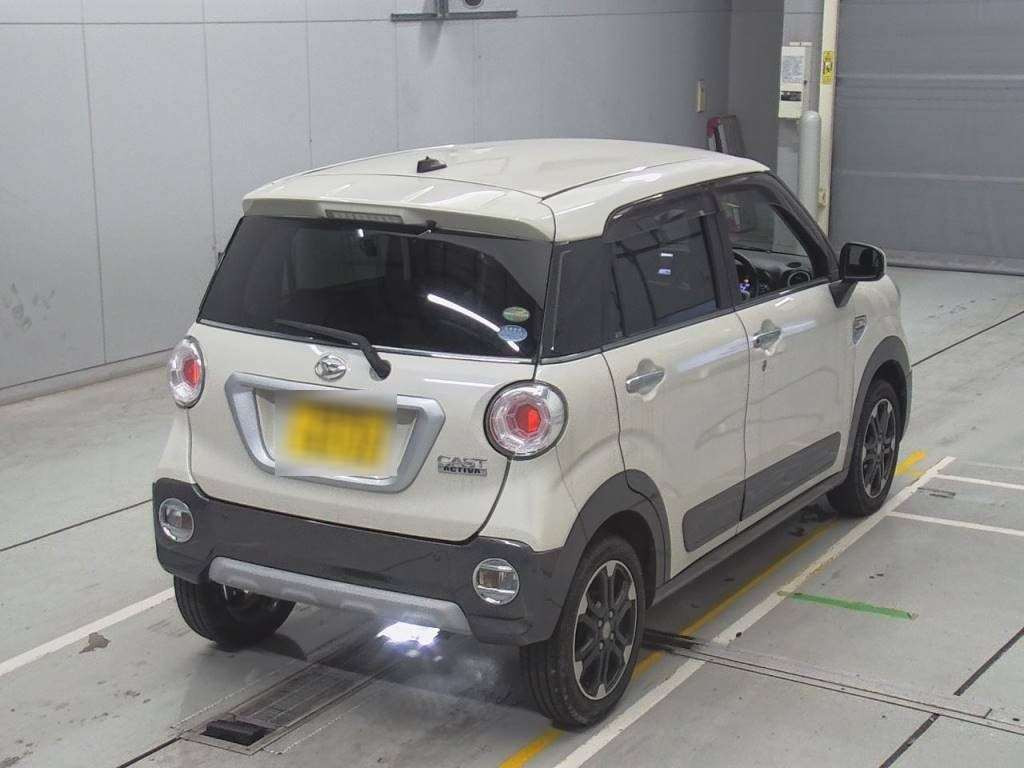 2016 Daihatsu Cast LA250S[1]