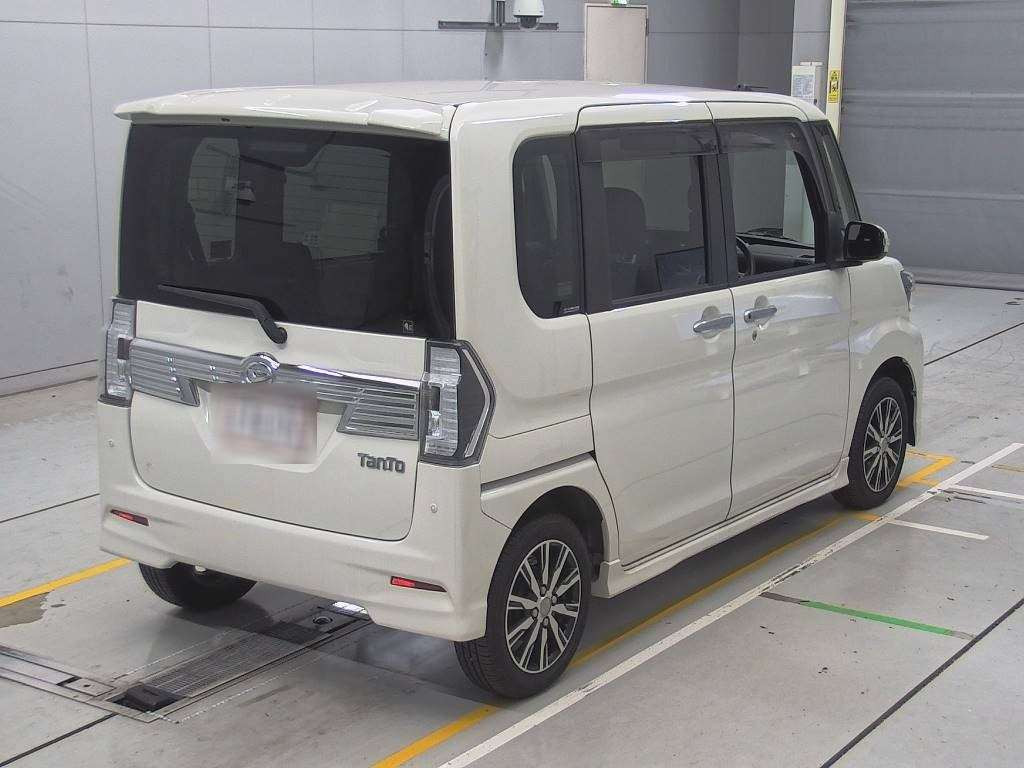 2017 Daihatsu Tanto LA600S[1]