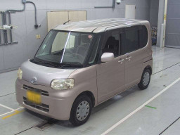 2010 Daihatsu Tanto