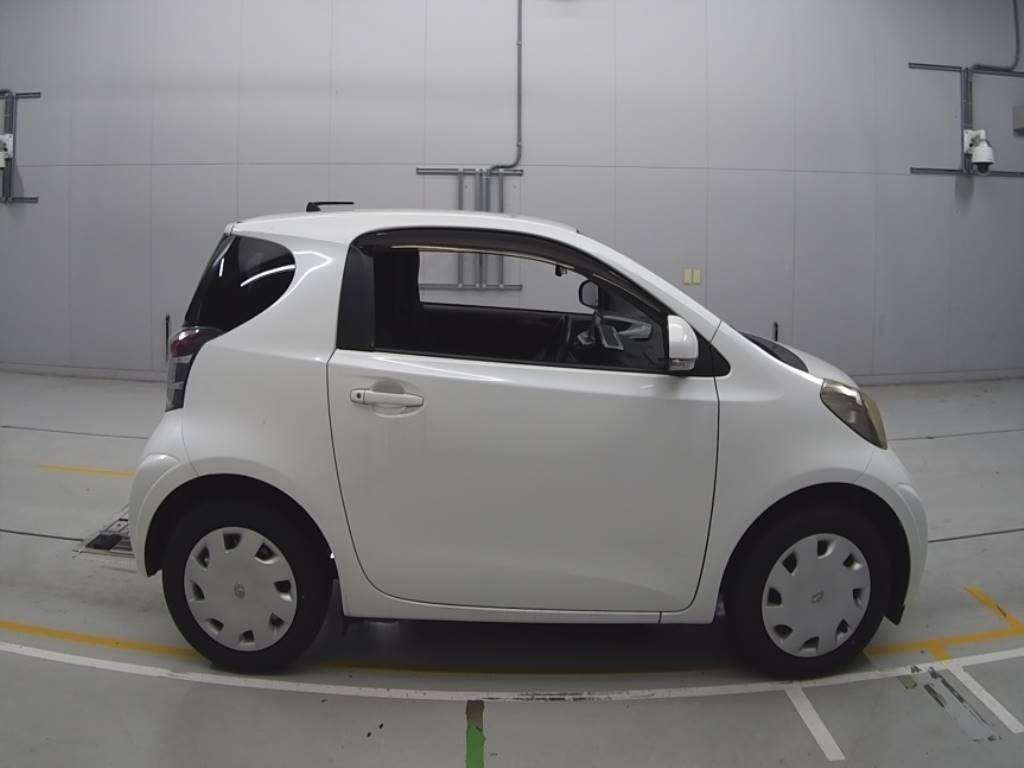 2009 Toyota iQ KGJ10[2]