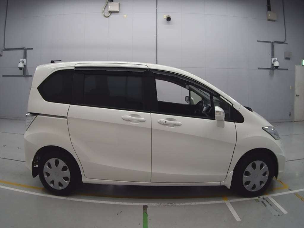 2012 Honda Freed GB3[2]