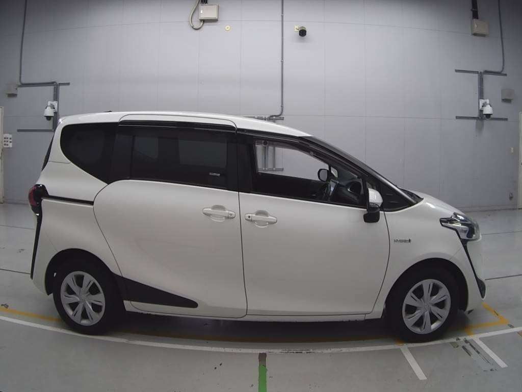 2019 Toyota Sienta NHP170G[2]