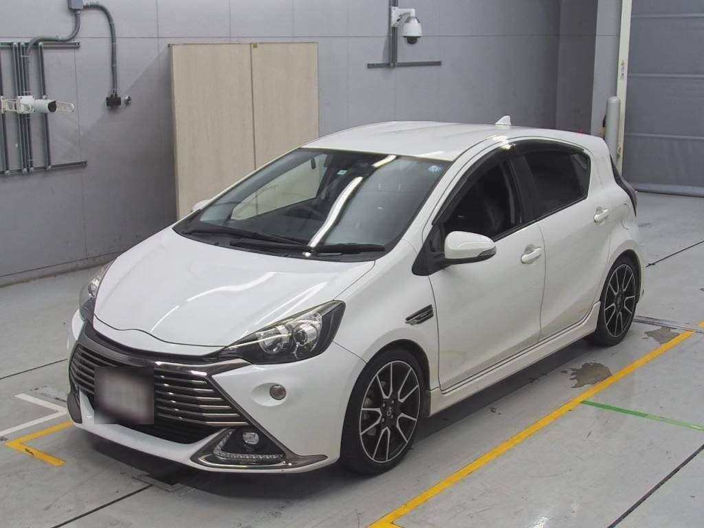 2015 Toyota Aqua NHP10[0]