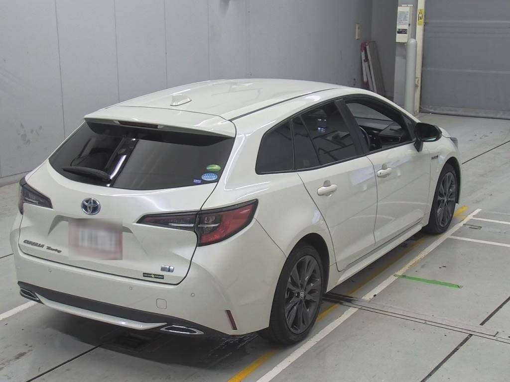 2020 Toyota Corolla Touring Wagon ZWE214W[1]