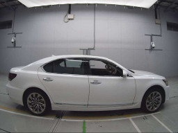 2013 Lexus LS