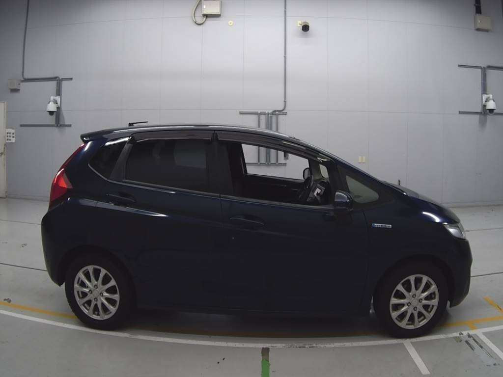 2015 Honda Fit Hybrid GP5[2]