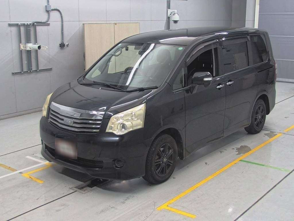 2013 Toyota Noah ZRR70G[0]