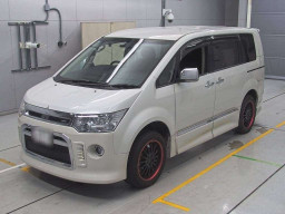 2015 Mitsubishi Delica D5