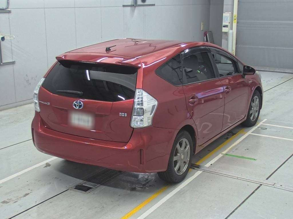 2012 Toyota Prius alpha ZVW40W[1]