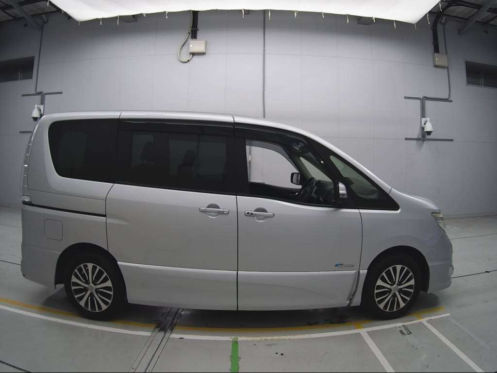 2014 Nissan Serena HFC26[2]