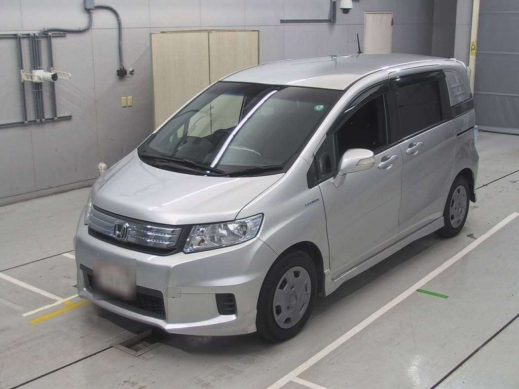 2013 Honda Freed spike hybrid GP3[0]