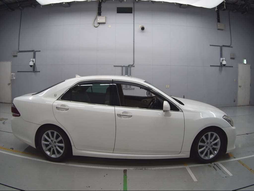 2010 Toyota Crown GRS200[1]