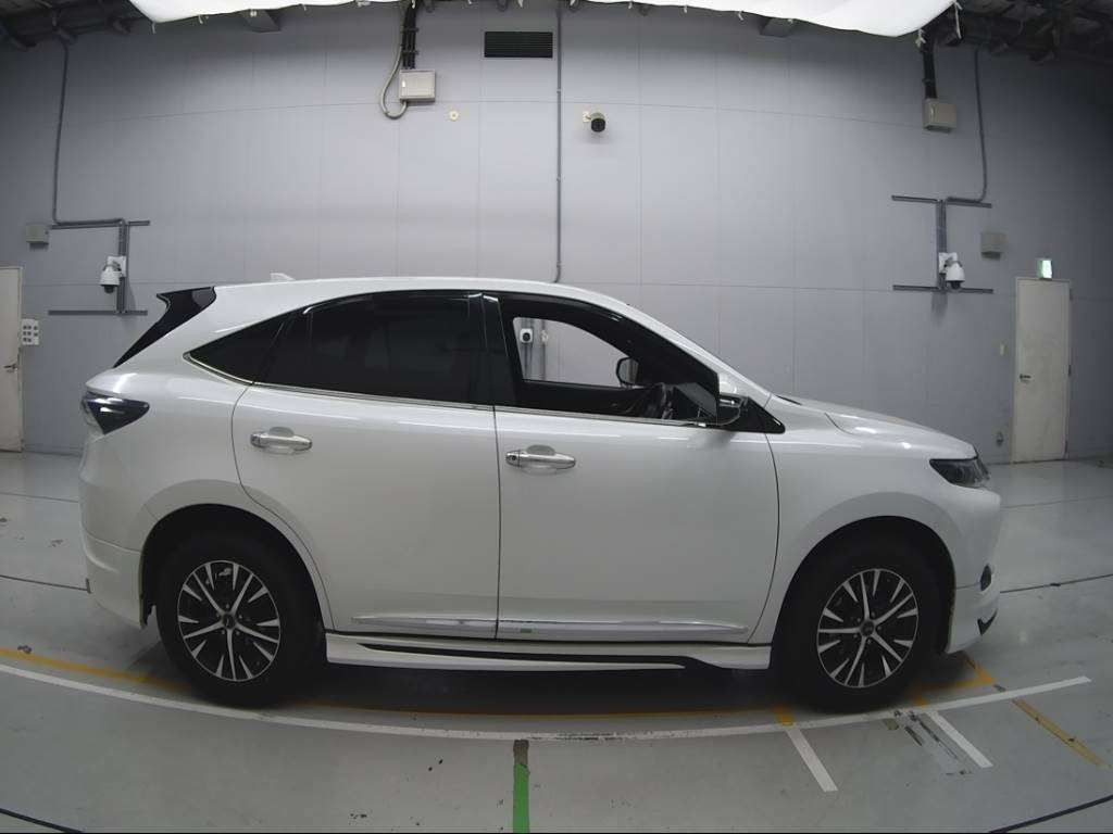 2014 Toyota Harrier ZSU65W[1]