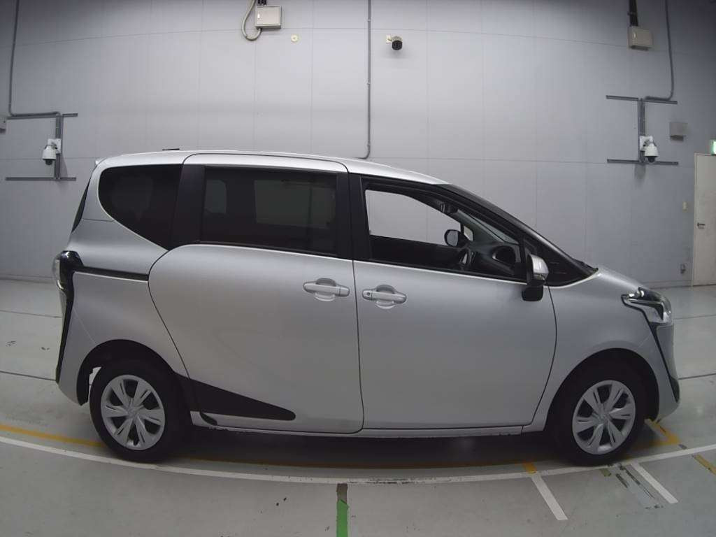 2020 Toyota Sienta NCP175G[1]