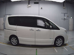 2013 Nissan Serena