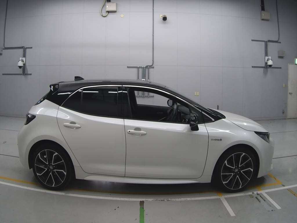 2020 Toyota Corolla Sports ZWE211H[2]