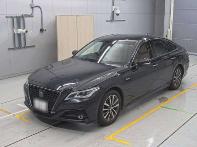 2019 Toyota Crown Hybrid