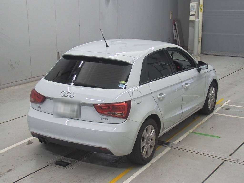 2012 Audi A1 Sportback 8XCAX[1]