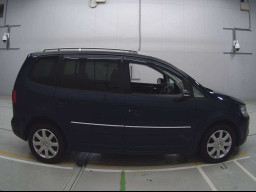 2011 Volkswagen Golf Touran