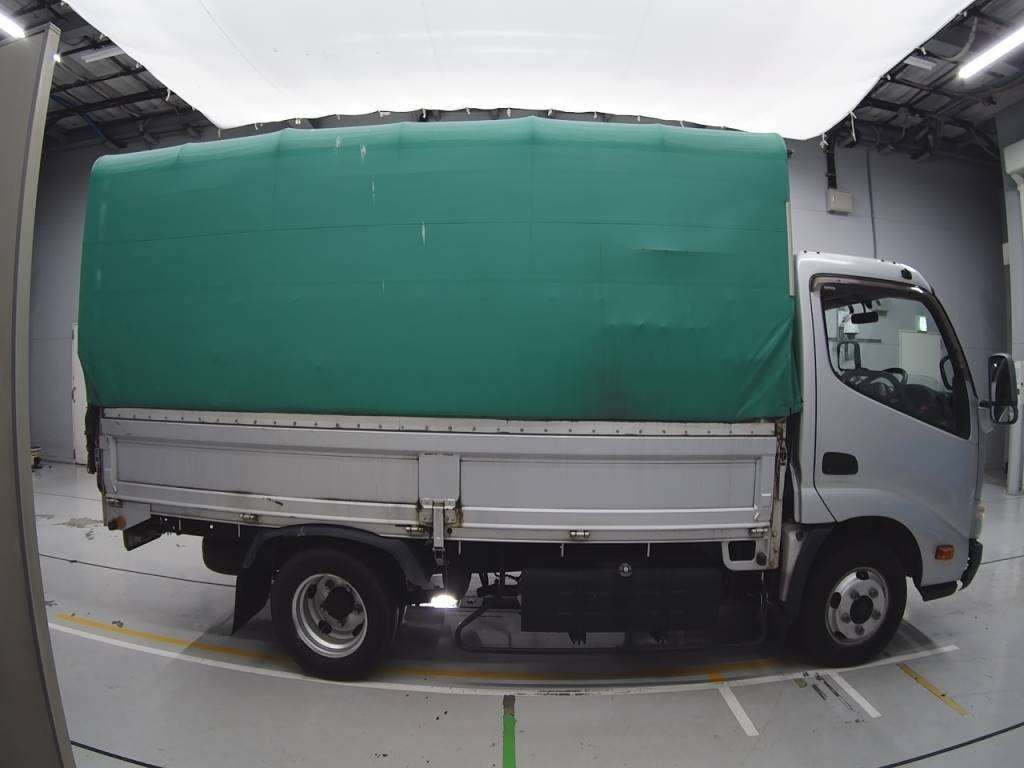 2014 Toyota Dyna Truck XZU645[2]