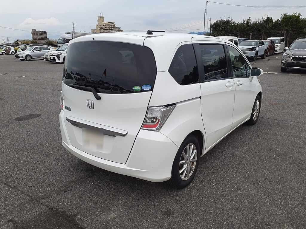 2013 Honda Freed GB3[1]